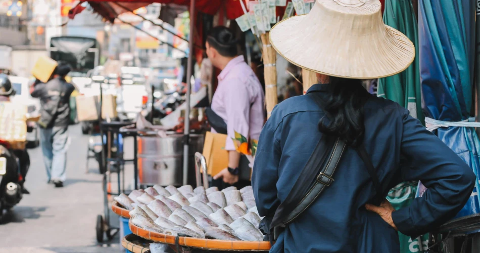 Foodie’s Guide to Eating Around Colaba Causeway Market