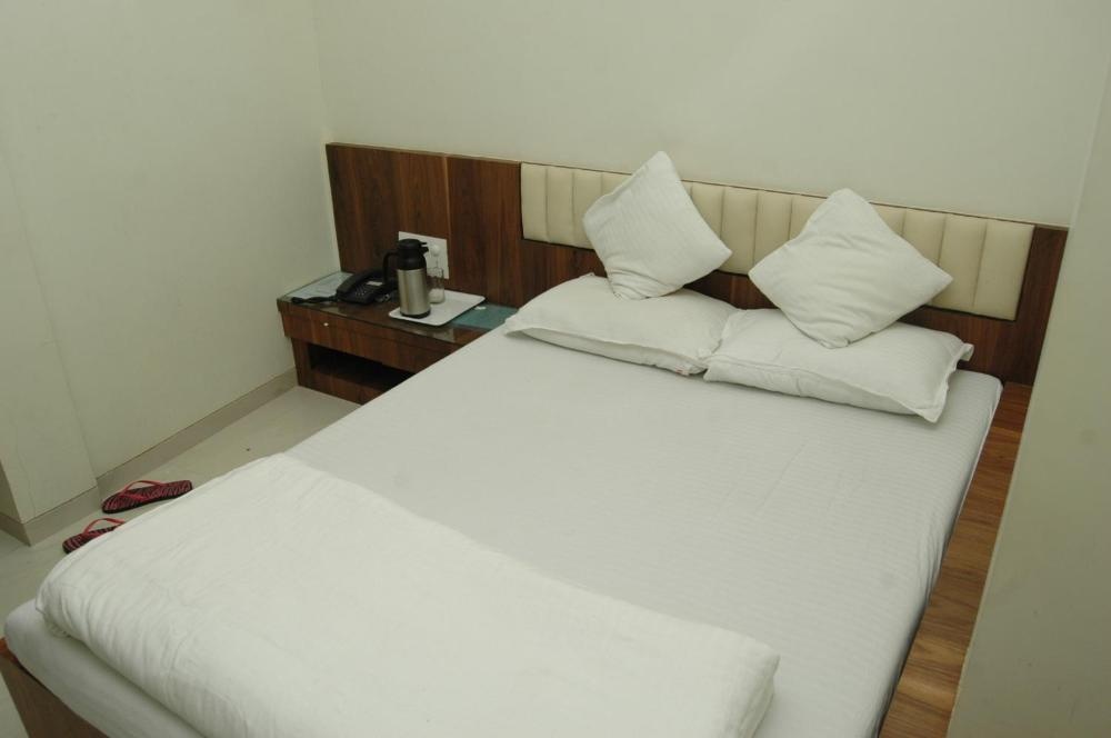 Hotel Causeway, Colaba Image 11