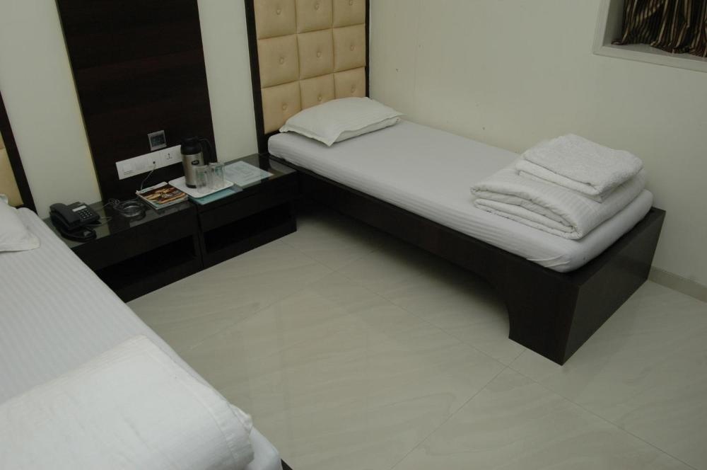 Hotel Causeway, Colaba Image 12