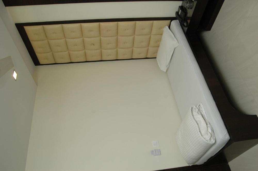 Hotel Causeway, Colaba Image 14